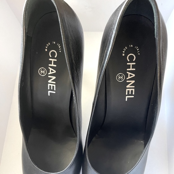 Chanel Chain Link Heels MUST HAVE!! - Picture 7 of 12